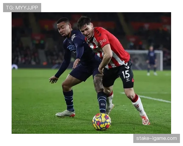 赖斯与帕尔特伊对比：英超新赛季中场统治者竞争趋势分析