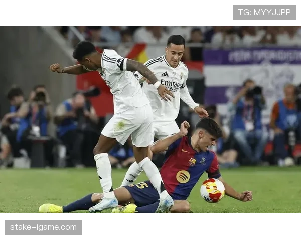 表面稳如泰山，其实节奏全乱、结构崩坏，皇马还能撑多久？