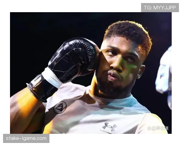 约书亚训练完直接去夜店？这反差谁懂啊