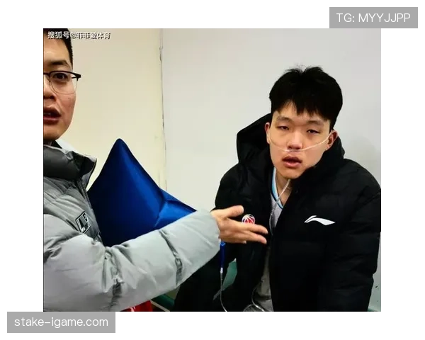 杨瀚森训练完直接去夜市啃烤串，这反差谁懂啊